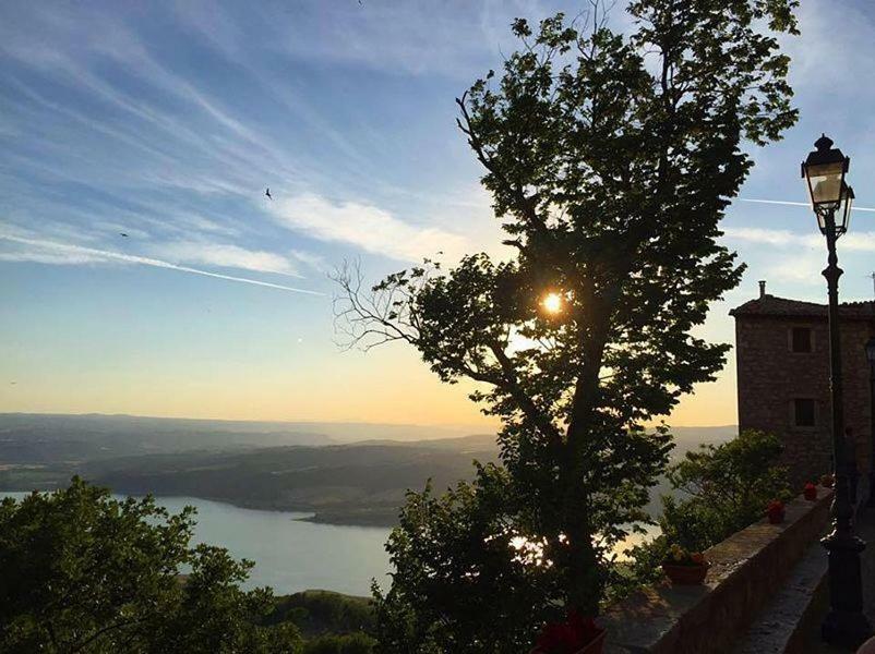 Le Casette Di Civitella La Casa Di Nonna Giulia Civitella Del Lago ภายนอก รูปภาพ